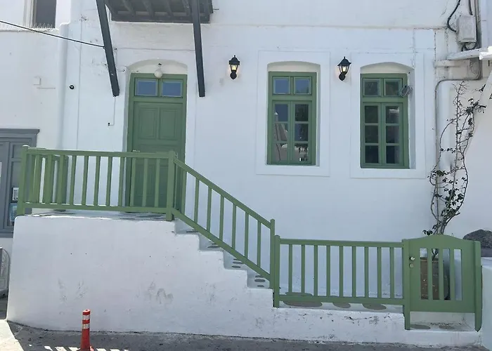 Kostantis Town Villa *