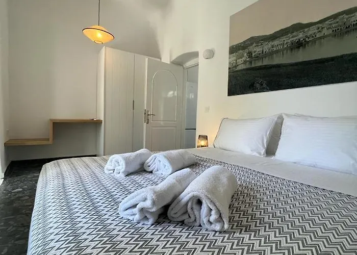 Kostantis Town Villa *